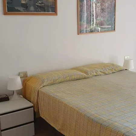 Una Finestra Sul Mare A *