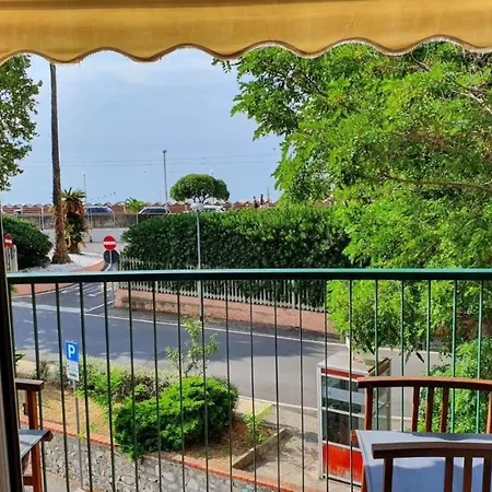 Una Finestra Sul Mare A Apartment *
